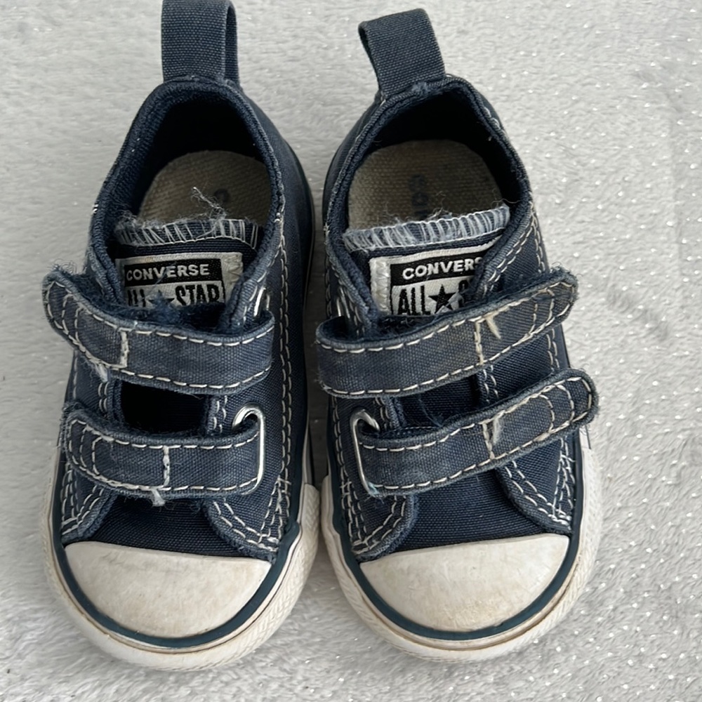 Baby Navy blue converse size 3